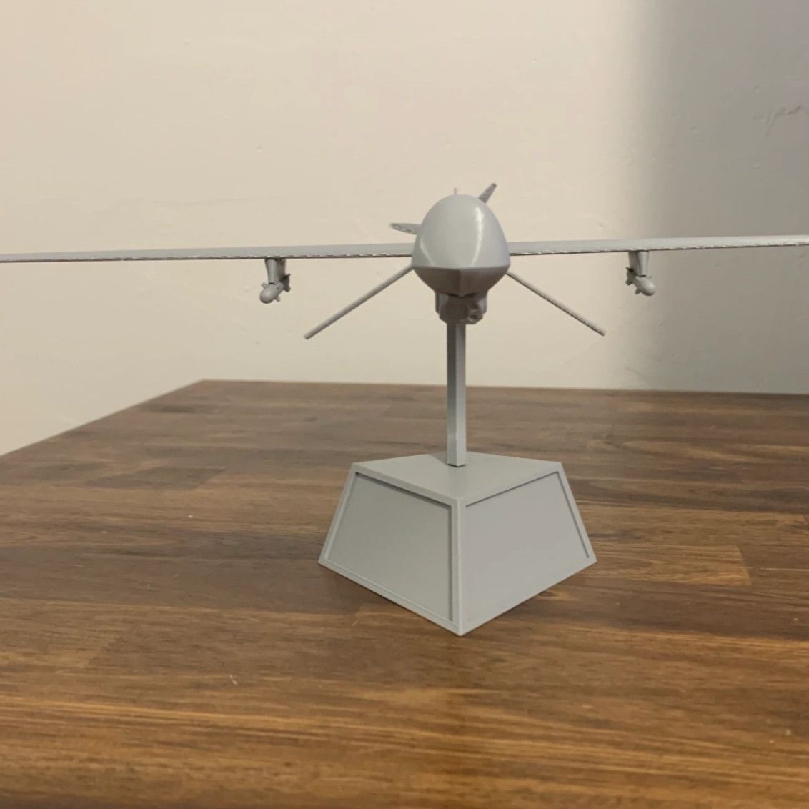 نموذج طائرة بدون طيار أمريكية  - مراجعة Drone 3D Modeling وسعره
